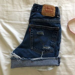 SOLD Vintage Levis Distressed shorts 22 - 23
